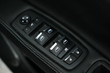 https://vehicle-cdn.autoleague.cloud/30641_U513428_17.jpg