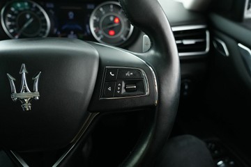 https://vehicle-cdn.autoleague.cloud/30641_U513428_20.jpg