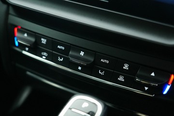 https://vehicle-cdn.autoleague.cloud/30641_U513428_26.jpg