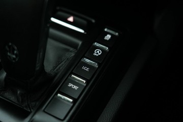 https://vehicle-cdn.autoleague.cloud/30641_U513428_28.jpg