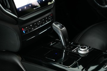 https://vehicle-cdn.autoleague.cloud/30641_U513428_31.jpg