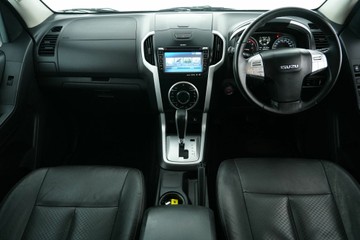 https://vehicle-cdn.autoleague.cloud/30641_U513442_14.jpg