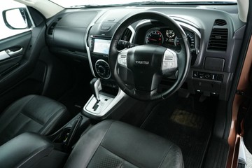 https://vehicle-cdn.autoleague.cloud/30641_U513442_17.jpg