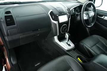 https://vehicle-cdn.autoleague.cloud/30641_U513442_28.jpg