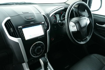 https://vehicle-cdn.autoleague.cloud/30641_U513442_29.jpg