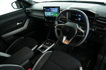 https://vehicle-cdn.autoleague.cloud/30641_U513446_15.jpg