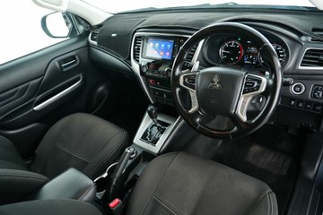 https://vehicle-cdn.autoleague.cloud/30641_U513447_16.jpg