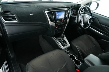 https://vehicle-cdn.autoleague.cloud/30641_U513447_25.jpg