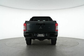 https://vehicle-cdn.autoleague.cloud/30641_U513447_6.jpg