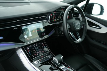 https://vehicle-cdn.autoleague.cloud/30641_U513448_28.jpg