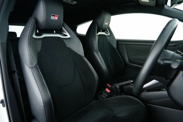https://vehicle-cdn.autoleague.cloud/30641_U513449_13.jpg
