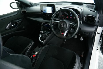 https://vehicle-cdn.autoleague.cloud/30641_U513449_15.jpg