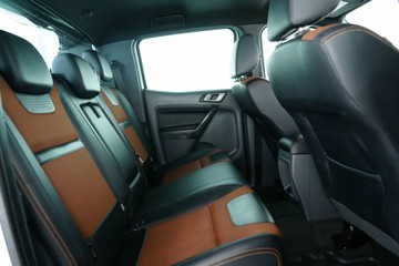 https://vehicle-cdn.autoleague.cloud/30641_U513477_14.jpg