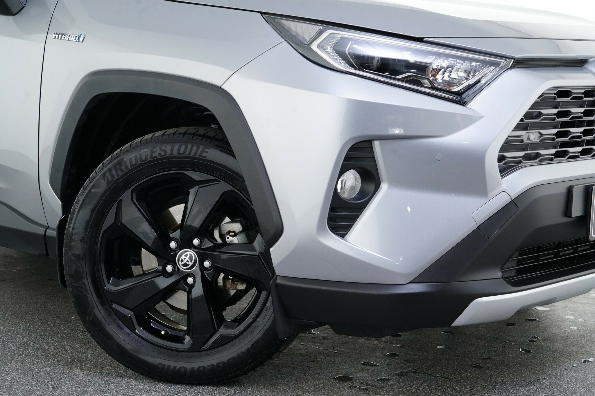 Toyota Rav4 image 2