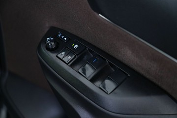 https://vehicle-cdn.autoleague.cloud/30641_U513485_14.jpg