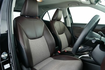 https://vehicle-cdn.autoleague.cloud/30641_U513485_15.jpg