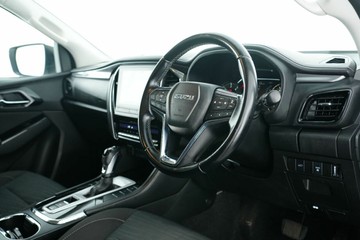 https://vehicle-cdn.autoleague.cloud/30641_U513492_16.jpg