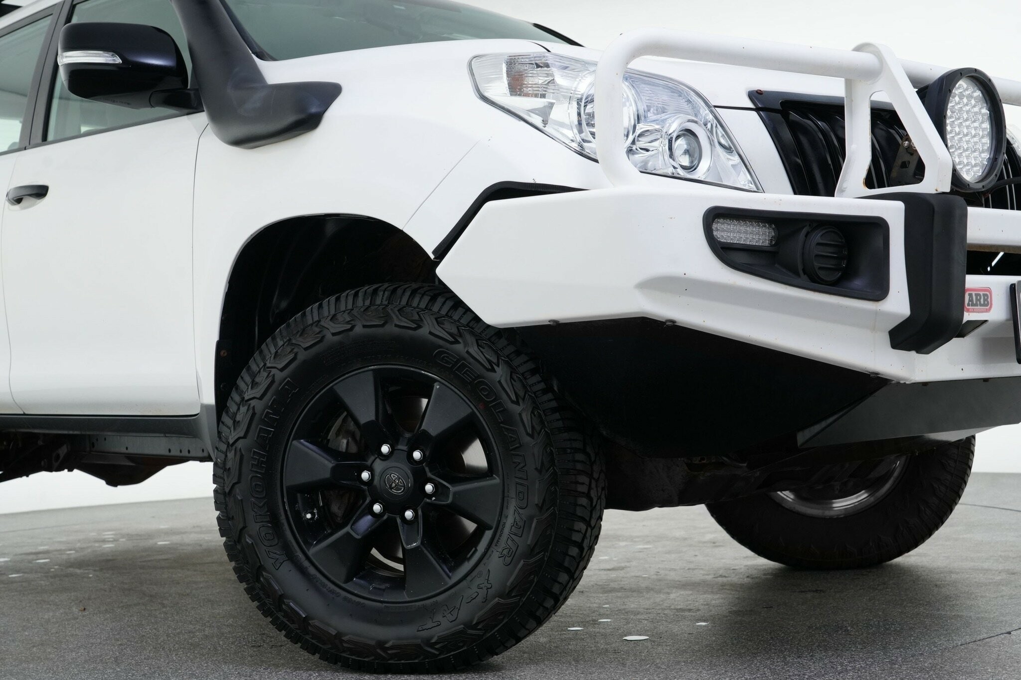 Toyota Landcruiser Prado image 2