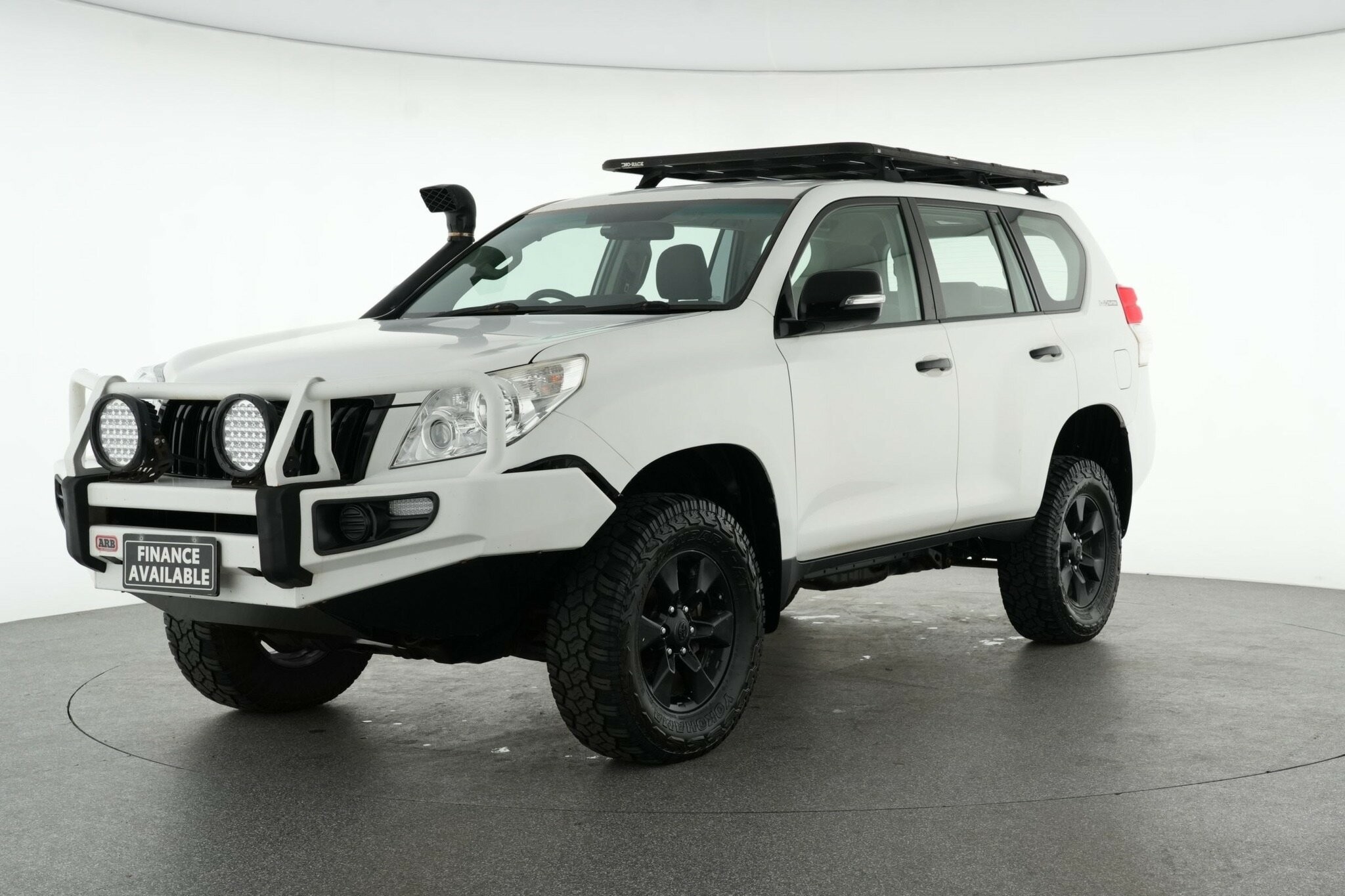 Toyota Landcruiser Prado image 3