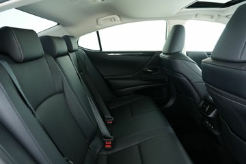 https://vehicle-cdn.autoleague.cloud/30641_U513513_13.jpg