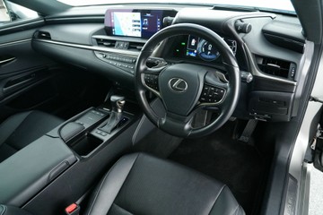https://vehicle-cdn.autoleague.cloud/30641_U513513_16.jpg