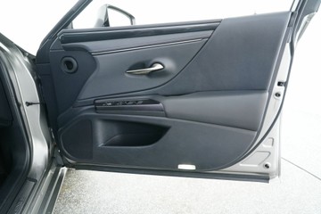 https://vehicle-cdn.autoleague.cloud/30641_U513513_17.jpg