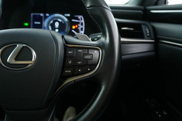 https://vehicle-cdn.autoleague.cloud/30641_U513513_19.jpg
