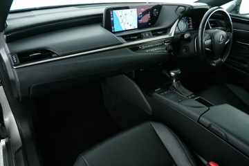 https://vehicle-cdn.autoleague.cloud/30641_U513513_27.jpg