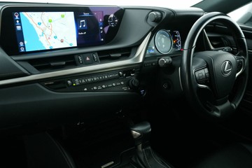 https://vehicle-cdn.autoleague.cloud/30641_U513513_28.jpg