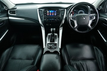https://vehicle-cdn.autoleague.cloud/30641_U513535_11.jpg