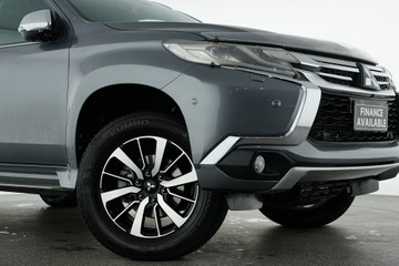 https://vehicle-cdn.autoleague.cloud/30641_U513535_14.jpg