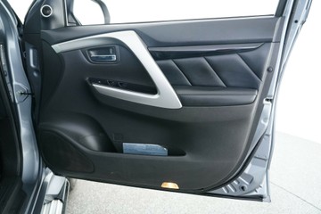 https://vehicle-cdn.autoleague.cloud/30641_U513535_16.jpg