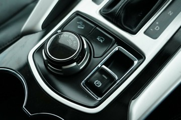 https://vehicle-cdn.autoleague.cloud/30641_U513535_25.jpg