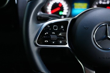 https://vehicle-cdn.autoleague.cloud/30641_U513543_18.jpg