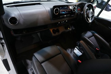 https://vehicle-cdn.autoleague.cloud/30641_U513543_22.jpg