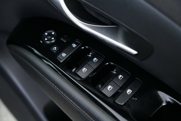 https://vehicle-cdn.autoleague.cloud/30641_U513547_14.jpg