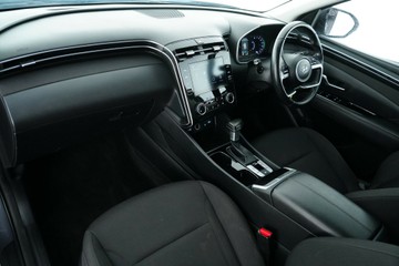 https://vehicle-cdn.autoleague.cloud/30641_U513547_24.jpg