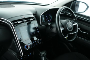 https://vehicle-cdn.autoleague.cloud/30641_U513547_25.jpg