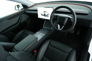 https://vehicle-cdn.autoleague.cloud/30641_U513558_17.jpg