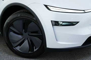 https://vehicle-cdn.autoleague.cloud/30641_U513558_2.jpg