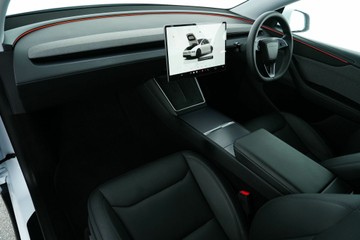 https://vehicle-cdn.autoleague.cloud/30641_U513558_23.jpg