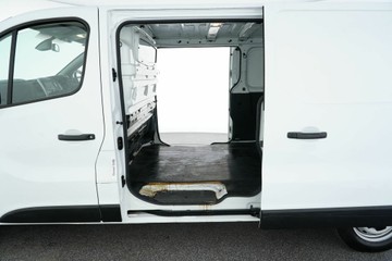 https://vehicle-cdn.autoleague.cloud/30641_U513565_12.jpg