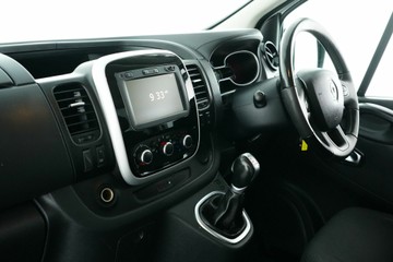 https://vehicle-cdn.autoleague.cloud/30641_U513565_29.jpg
