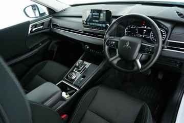 https://vehicle-cdn.autoleague.cloud/30641_U513571_16.jpg