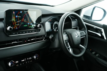 https://vehicle-cdn.autoleague.cloud/30641_U513571_25.jpg