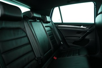 https://vehicle-cdn.autoleague.cloud/30641_U513575_11.jpg