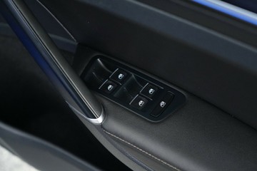 https://vehicle-cdn.autoleague.cloud/30641_U513575_14.jpg
