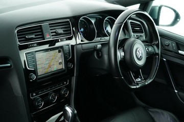 https://vehicle-cdn.autoleague.cloud/30641_U513575_25.jpg