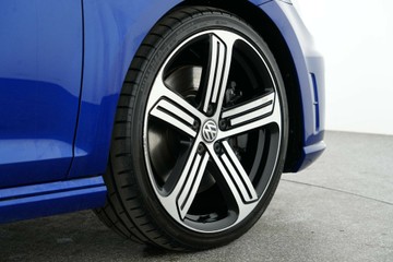 https://vehicle-cdn.autoleague.cloud/30641_U513575_8.jpg