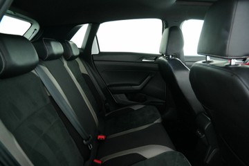 https://vehicle-cdn.autoleague.cloud/30641_U513579_13.jpg